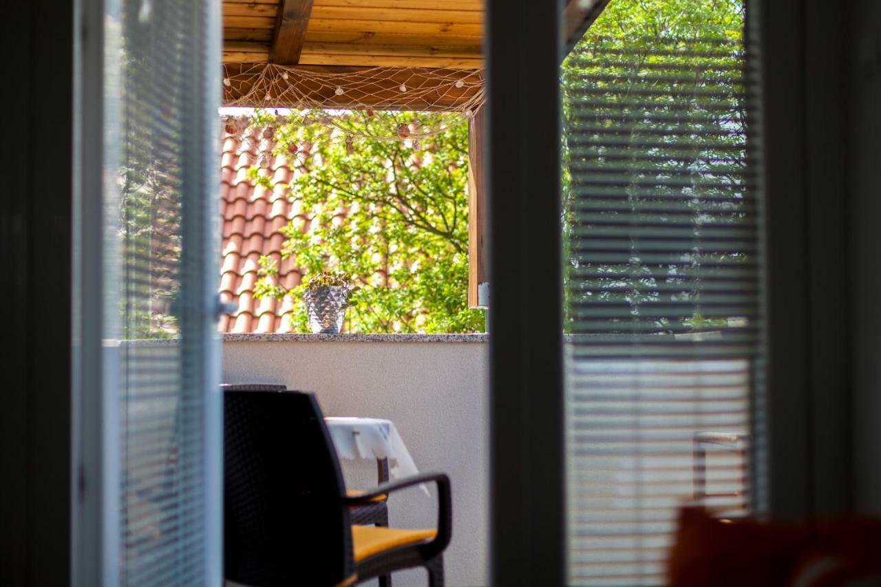 Apartment Hasanec By El-Pi Tours Njivice Exterior photo