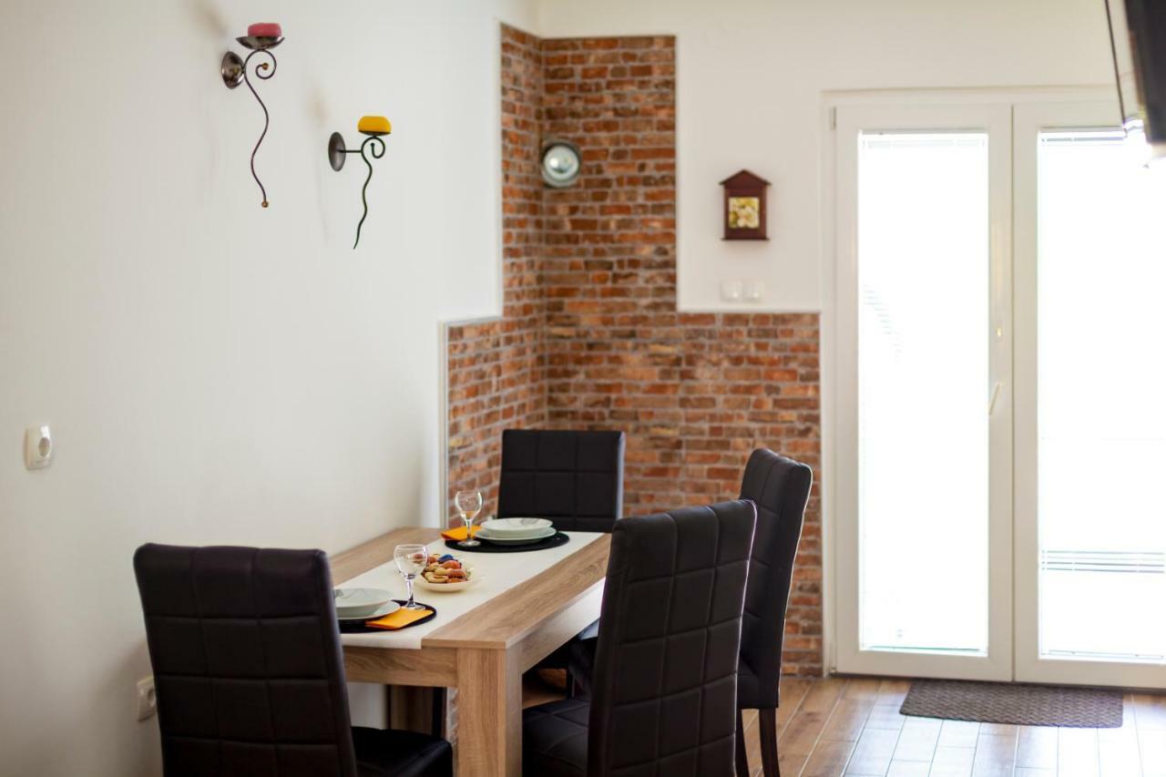 Apartment Hasanec By El-Pi Tours Njivice Exterior photo