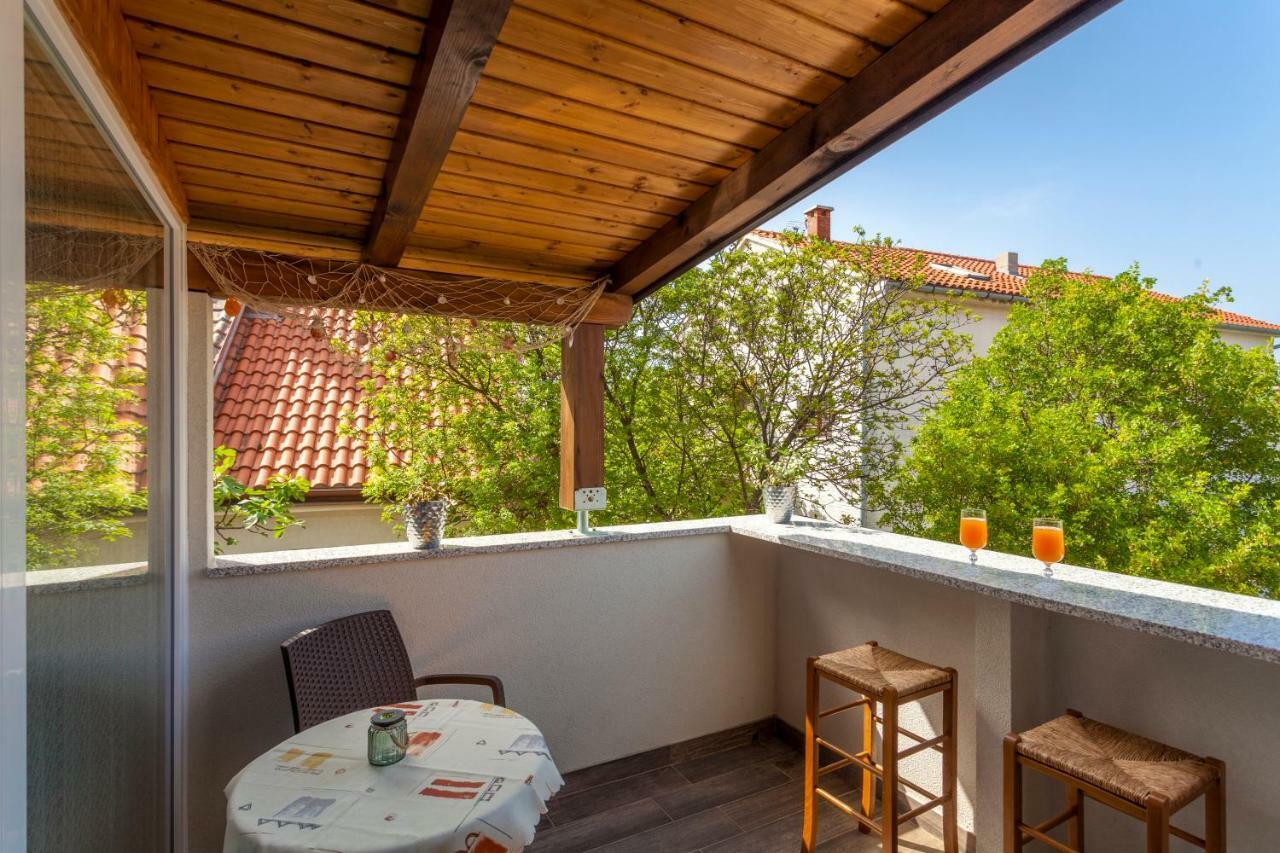 Apartment Hasanec By El-Pi Tours Njivice Exterior photo
