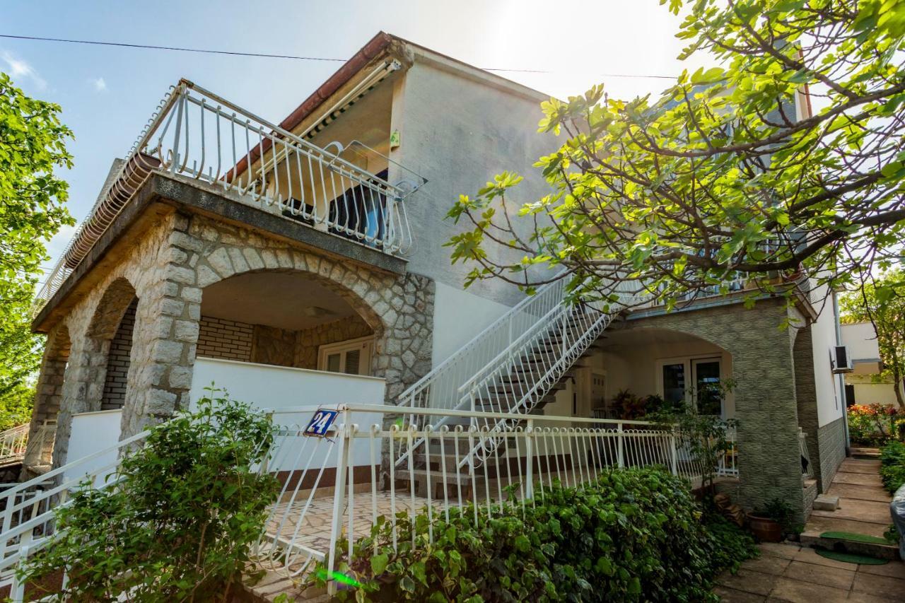 Apartment Hasanec By El-Pi Tours Njivice Exterior photo