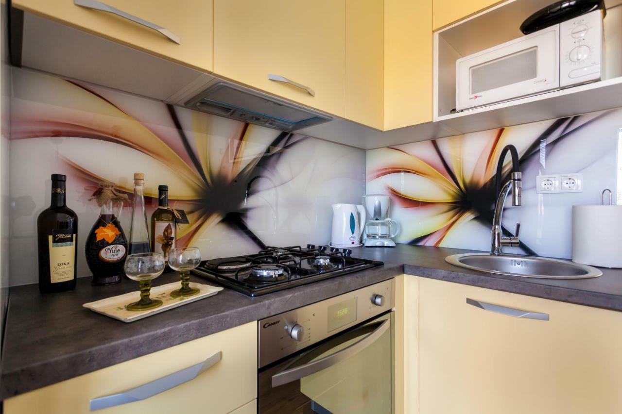 Apartment Hasanec By El-Pi Tours Njivice Exterior photo